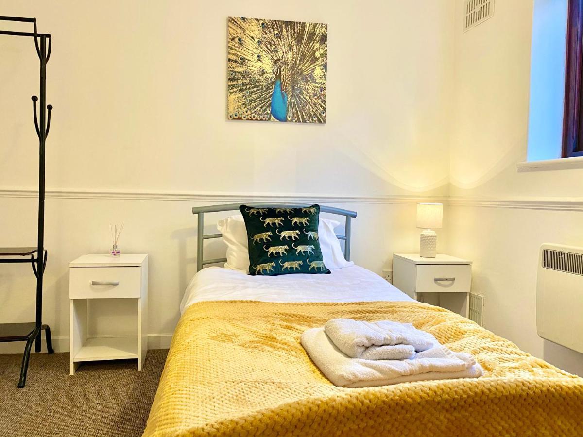 Easyrest Spalding - 4 Beds & Free Parking - Central & Modern Open Plan Apartment - Convenient Location Luaran gambar