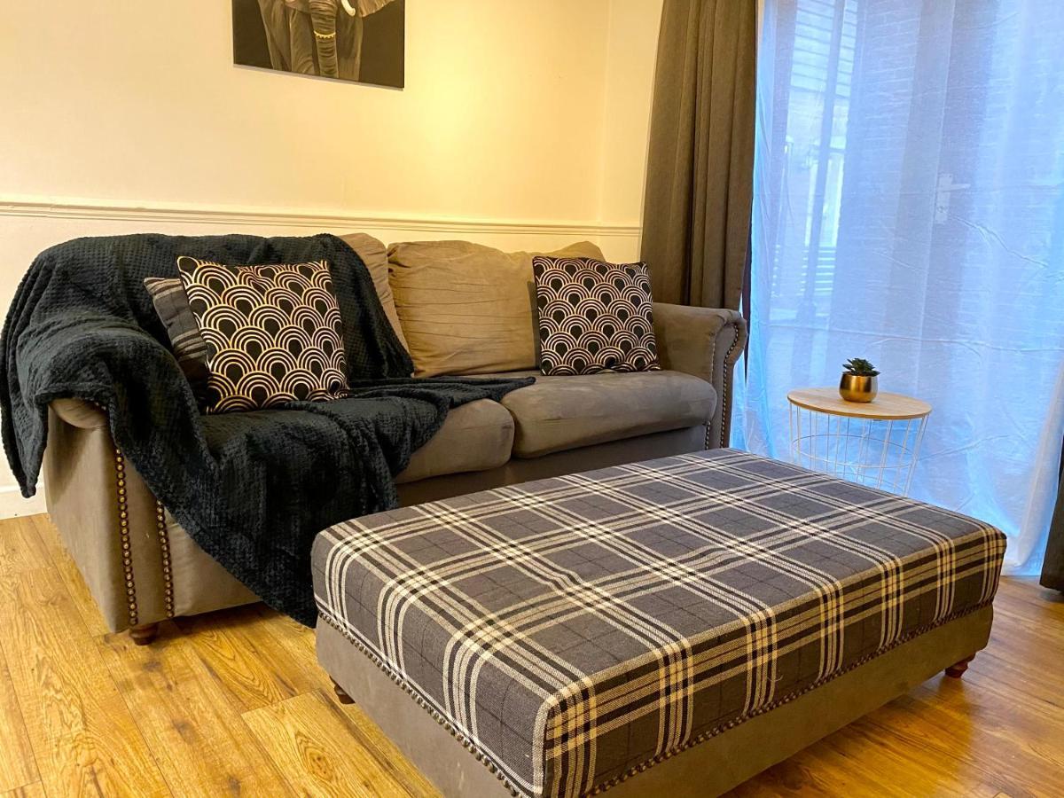 Easyrest Spalding - 4 Beds & Free Parking - Central & Modern Open Plan Apartment - Convenient Location Luaran gambar